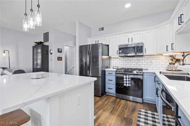 106 Pebble Court, Berea, OH 44017