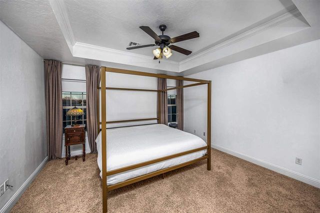 18 NE Summerwood Dr, Elgin, OK 73538