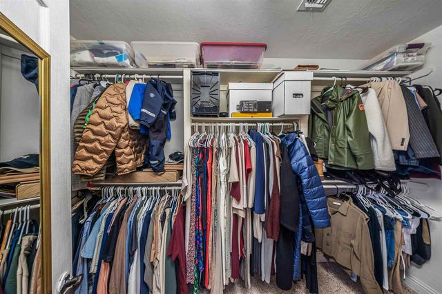 18 NE Summerwood Dr, Elgin, OK 73538