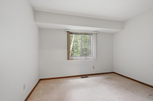 8564 134th Street W, Apple Valley, MN 55124