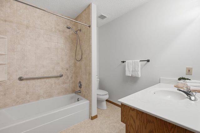 8564 134th Street W, Apple Valley, MN 55124