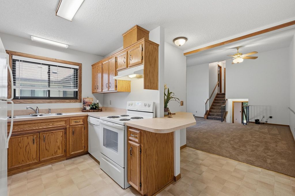 8564 134th Street W, Apple Valley, MN 55124 — photo 5