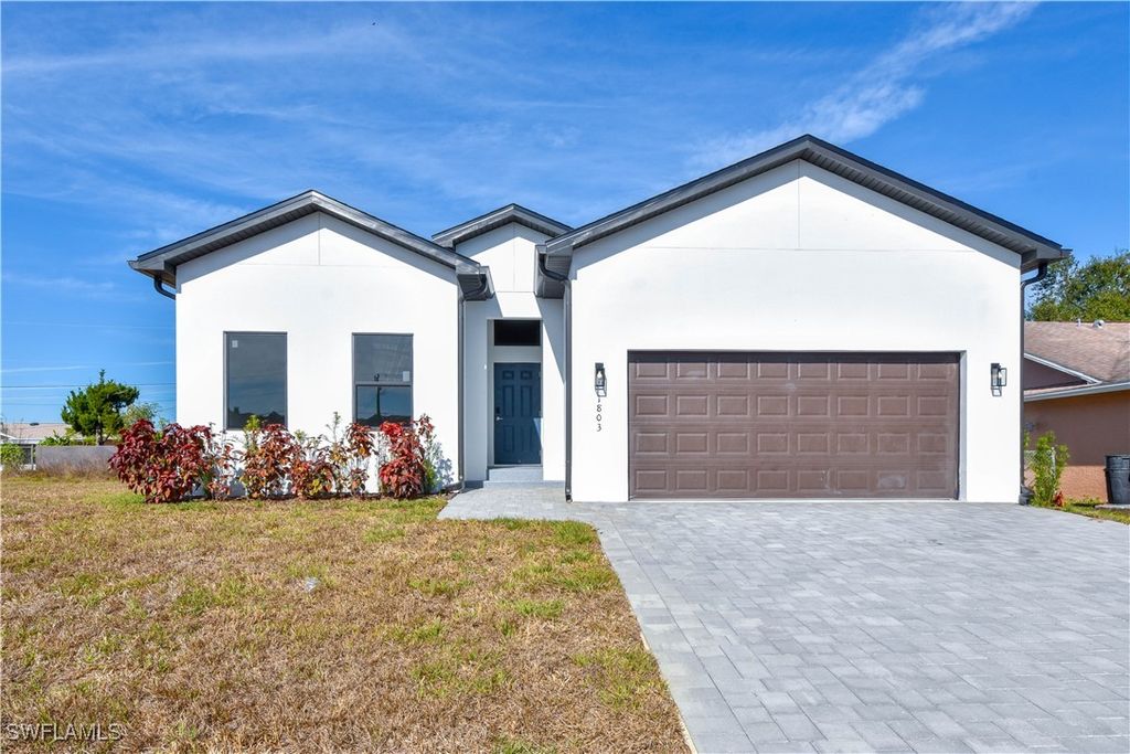 4110 E Gator CIR, Cape Coral, FL 33909