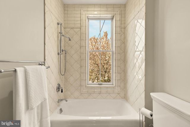 111 5TH ST SE, Washington, DC 20003