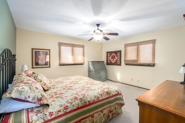 9901 N MERIDIAN AVE, Valley Center, KS 67147