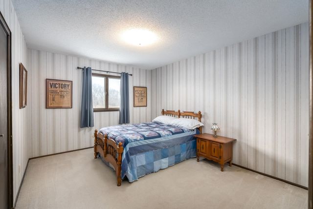 9901 N MERIDIAN AVE, Valley Center, KS 67147