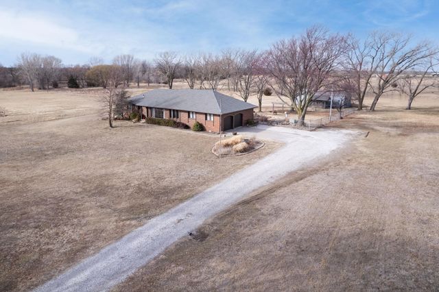 9901 N MERIDIAN AVE, Valley Center, KS 67147