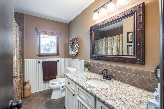 9901 N MERIDIAN AVE, Valley Center, KS 67147