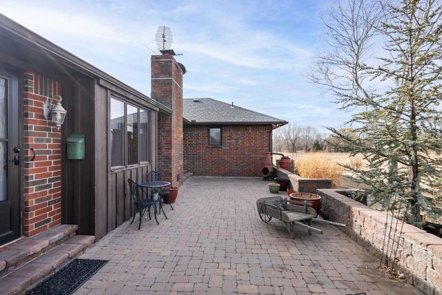 9901 N MERIDIAN AVE, Valley Center, KS 67147