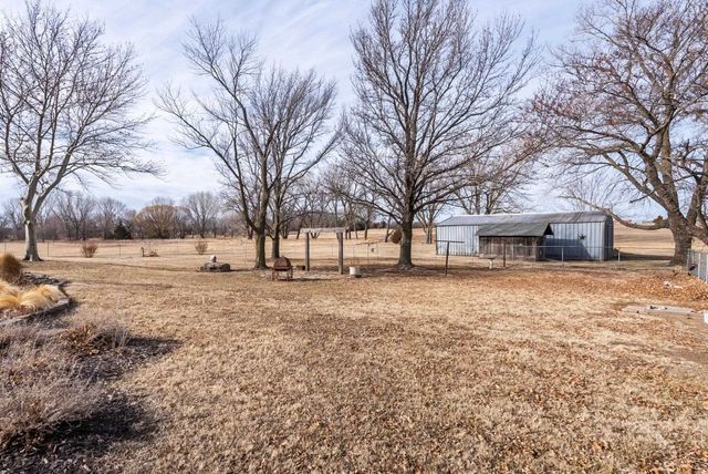 9901 N MERIDIAN AVE, Valley Center, KS 67147