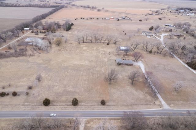 9901 N MERIDIAN AVE, Valley Center, KS 67147