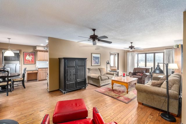 9901 N MERIDIAN AVE, Valley Center, KS 67147