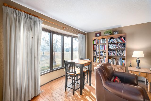 9901 N MERIDIAN AVE, Valley Center, KS 67147