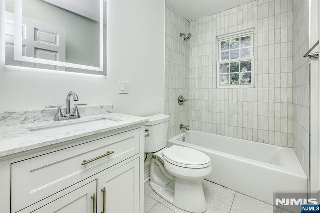 924 Franklin Avenue, Franklin Lakes, NJ 07417