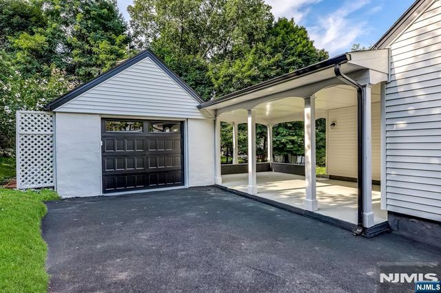 924 Franklin Avenue, Franklin Lakes, NJ 07417