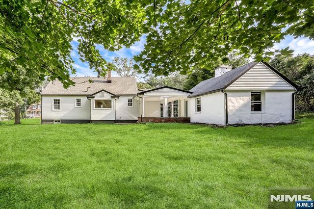 924 Franklin Avenue, Franklin Lakes, NJ 07417