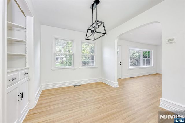 924 Franklin Avenue, Franklin Lakes, NJ 07417