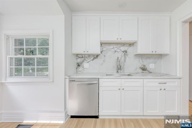 924 Franklin Avenue, Franklin Lakes, NJ 07417