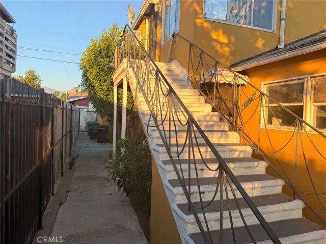 7256 Vineland, Sun Valley, CA 91352