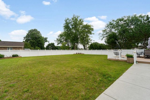 9022 W Stuth AVENUE, West Allis, WI 53227