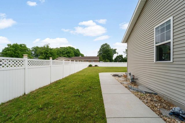 9022 W Stuth AVENUE, West Allis, WI 53227