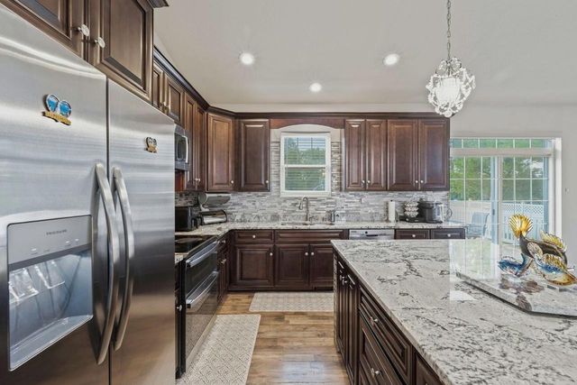9022 W Stuth AVENUE, West Allis, WI 53227