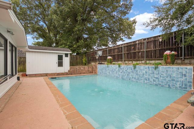 5707 Persimmon Dr, Tyler, TX 75707