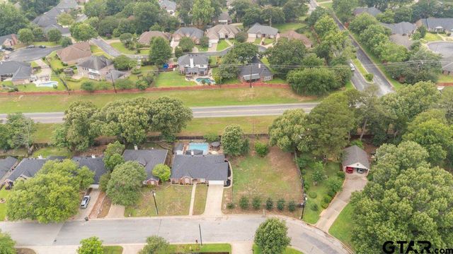 5707 Persimmon Dr, Tyler, TX 75707