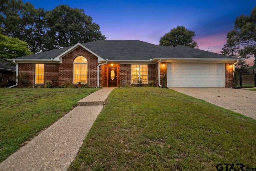 5707 Persimmon Dr, Tyler, TX 75707