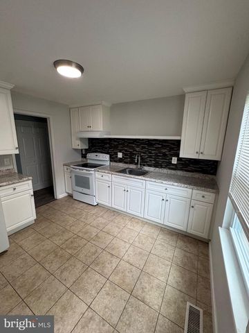 9507 SMALL DR, Clinton, MD 20735