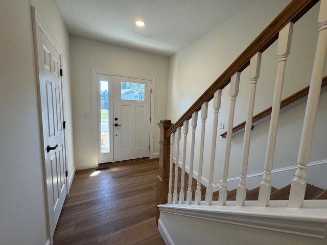 8A Dearborn Circle, Goffstown, NH 03045