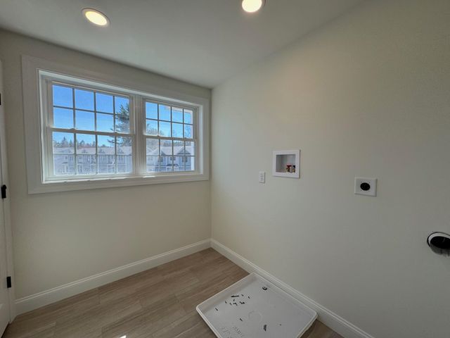 8A Dearborn Circle, Goffstown, NH 03045