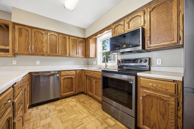 1605 5th Street S, Fargo, ND 58103