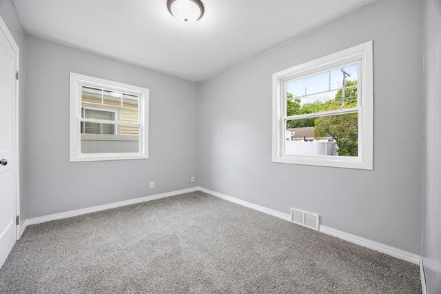 1605 5th Street S, Fargo, ND 58103