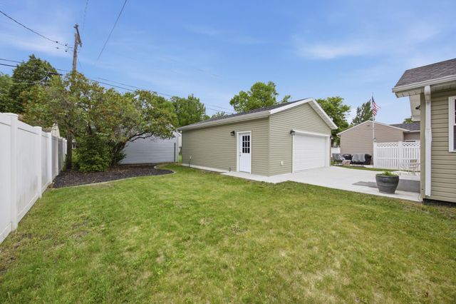 1605 5th Street S, Fargo, ND 58103