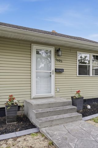 1605 5th Street S, Fargo, ND 58103