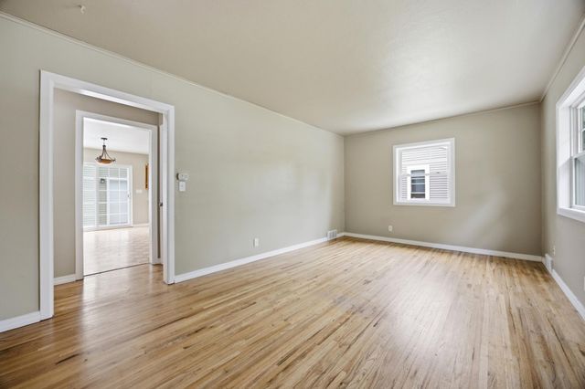 1605 5th Street S, Fargo, ND 58103