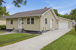 1605 5th Street S, Fargo, ND 58103