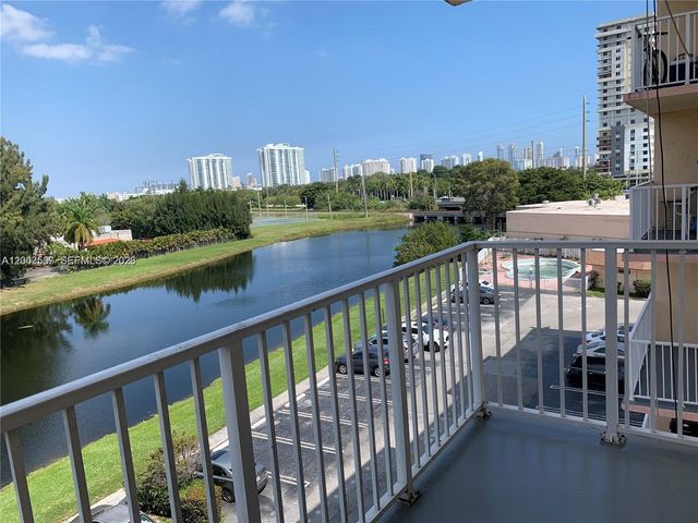 16465 NE 22nd Ave 511, North Miami Beach, FL 33160