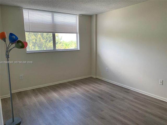 16465 NE 22nd Ave 511, North Miami Beach, FL 33160