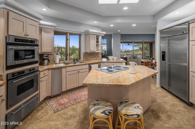 10111 E GRAYTHORN Drive, Scottsdale, AZ 85262