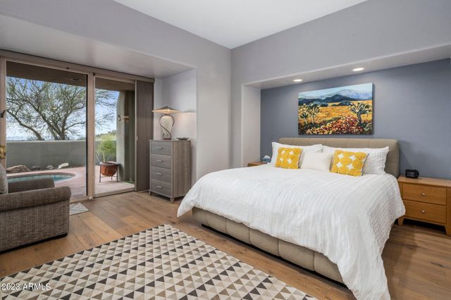 10111 E GRAYTHORN Drive, Scottsdale, AZ 85262