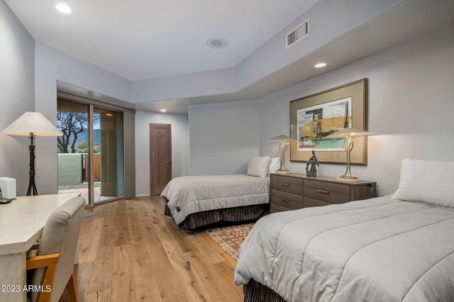 10111 E GRAYTHORN Drive, Scottsdale, AZ 85262