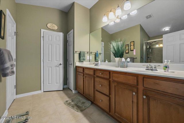 9126 HONEYBEE Lane, Jacksonville, FL 32256