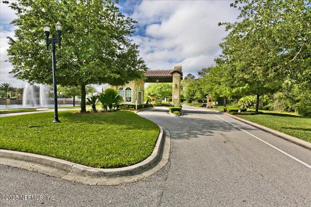 9126 HONEYBEE Lane, Jacksonville, FL 32256