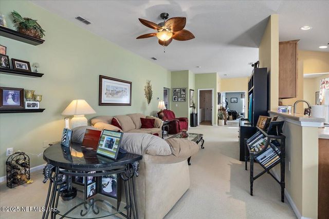 9126 HONEYBEE Lane, Jacksonville, FL 32256