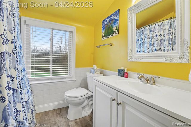 21611 W 10 Mile Road, Southfield, MI 48075