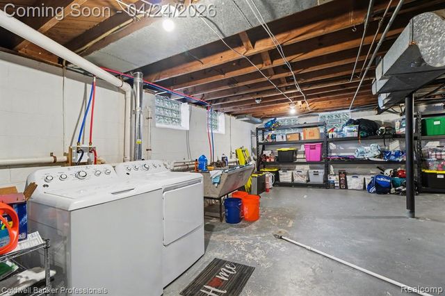 21611 W 10 Mile Road, Southfield, MI 48075