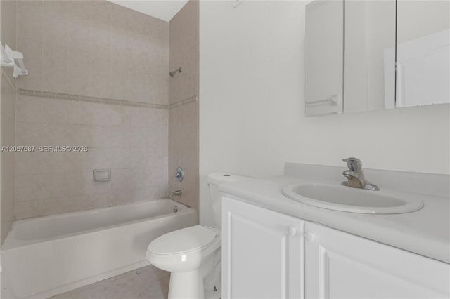 2815 SE 16th Ave 102, Homestead, FL 33035