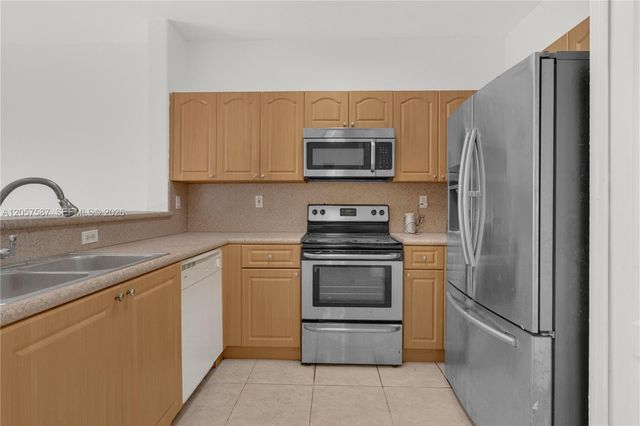2815 SE 16th Ave 102, Homestead, FL 33035